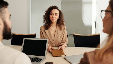 Headhunter vs Recruiter: Key Differences and Which You Need