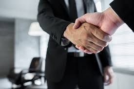 Headhunting in Tech: How to Attract Software Engineers and Developers